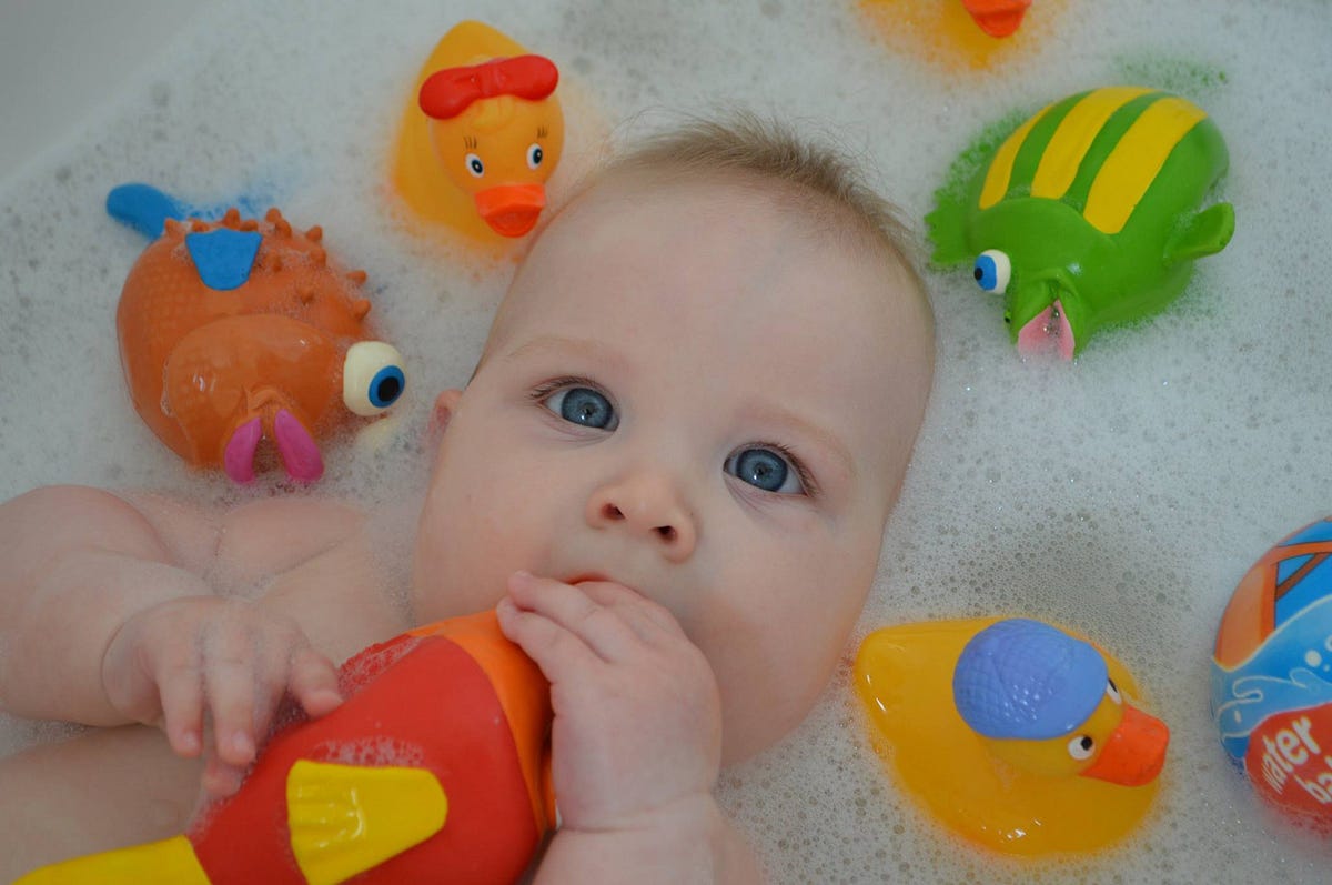 How to make bath time fun for everyone by Tamsin Brewis BabySwim
