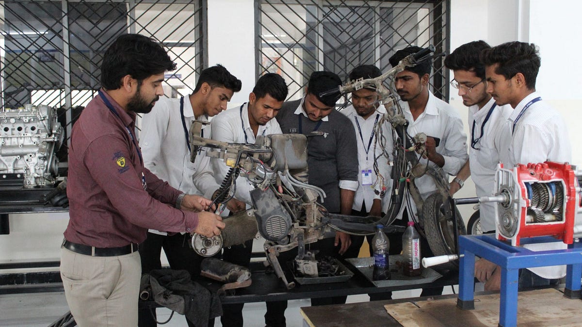 Scope for Diploma Holders in Automobile Engineering in India. by Parv