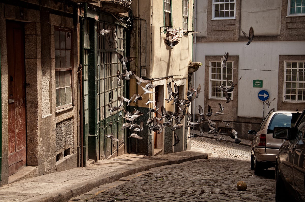 Turn right. Porto, Portugal. 2010. by liébana Fragmentajes Medium