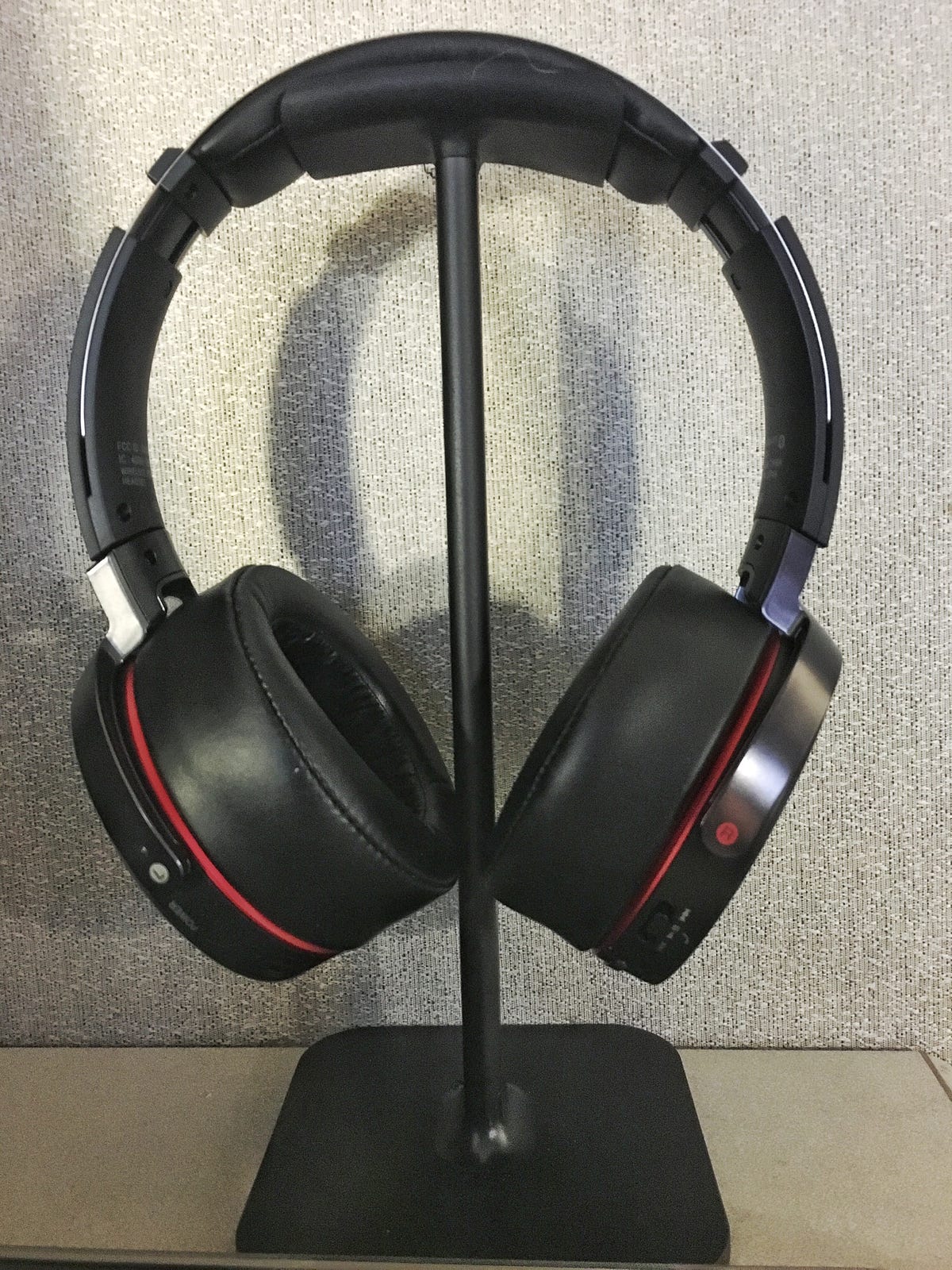 Sony MDR-XB950BT Bluetooth Headphone Review | by Wireless Discovery | Medium