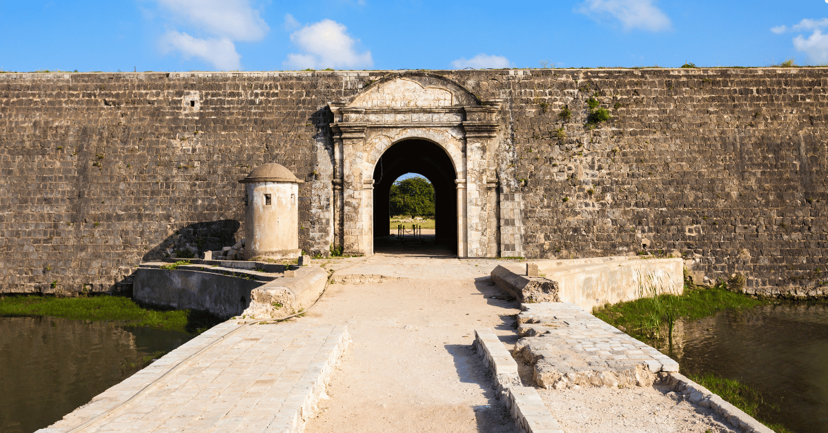 Limestone Trails of Jaffna: Caves, Wells, and Forgotten Coastal Paths