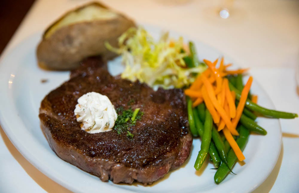 Image of: This Steakhouse Keeps SF's Classic Spirit Alive