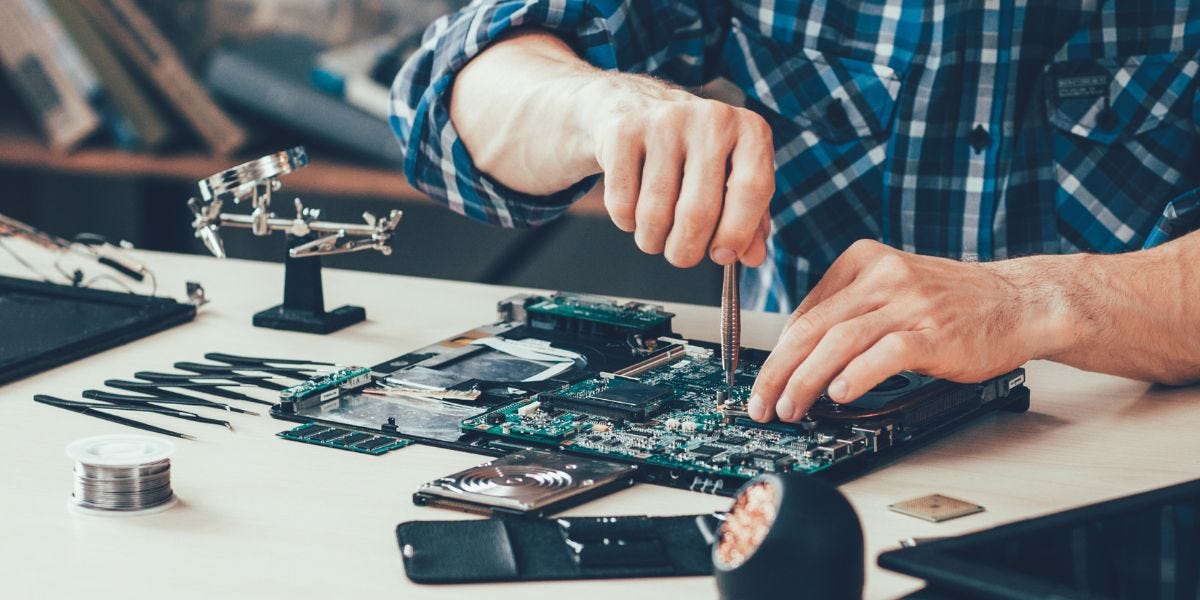 10 Ways to Know Whether You Need Laptop Repair Service — IFIXIT4U Computer  Repairs | by IFIXIT4U Computer Repairs | Medium