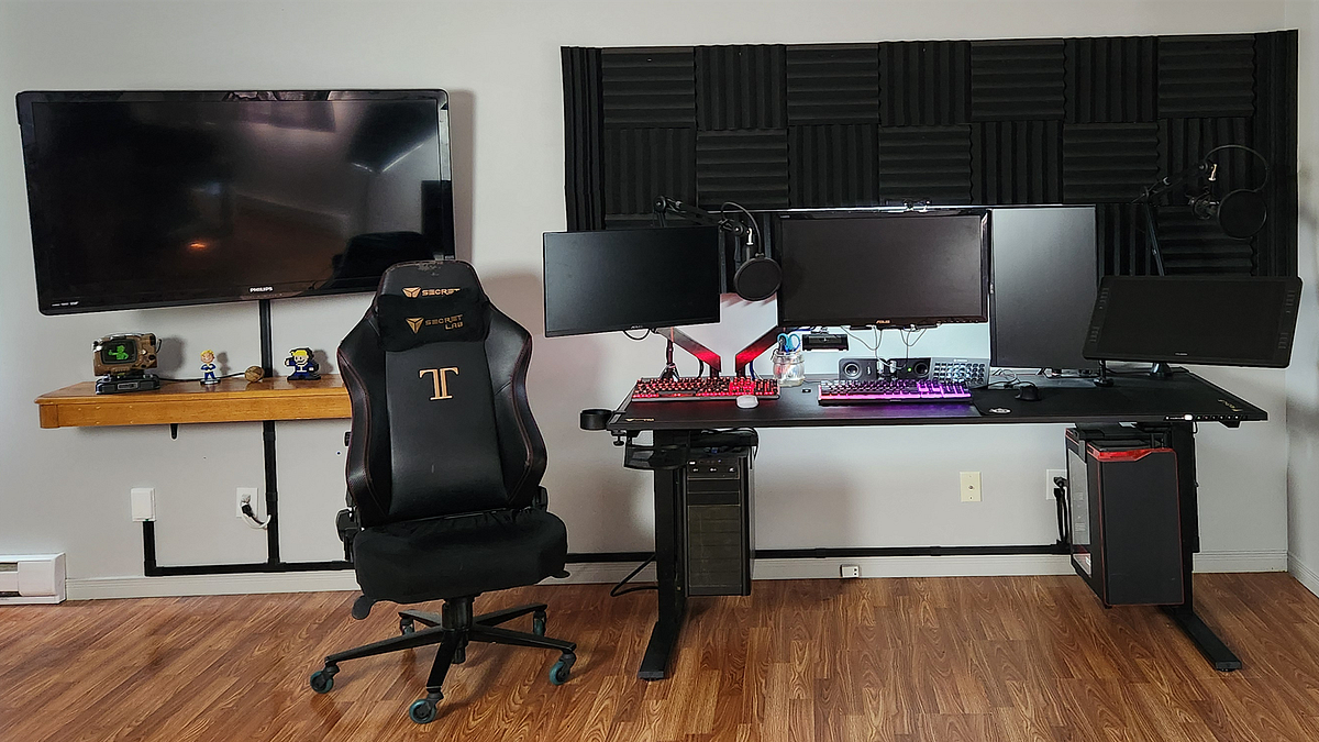 7 Years with the Secretlab TITAN — Inside My Ultimate Remote Work Setup ...
