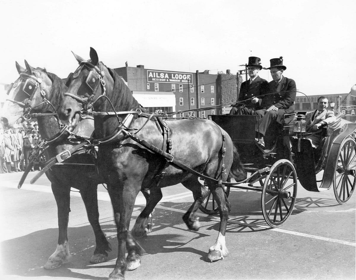Comparing the growth of Uber to the advent of the automobile | by Ryan