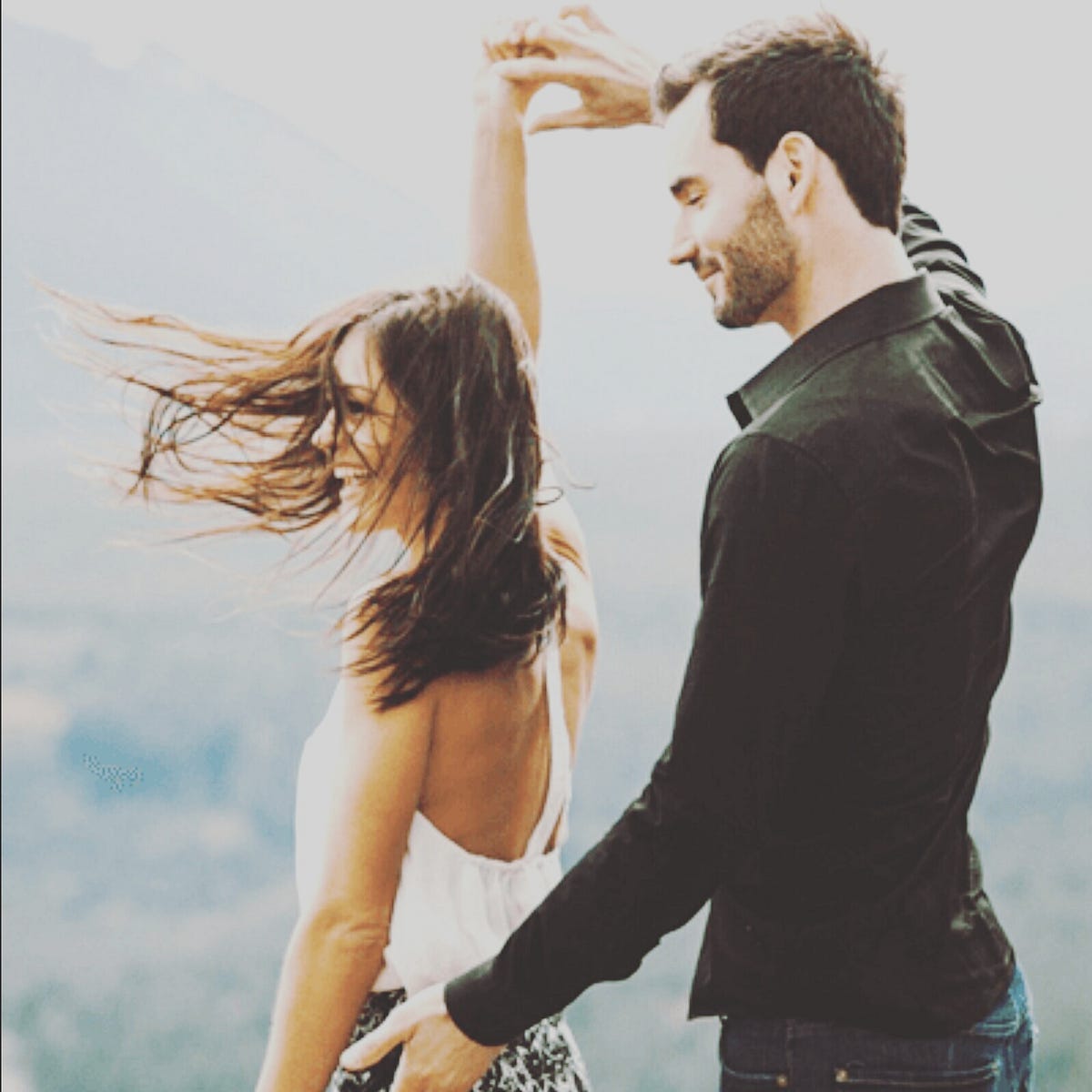 Лукавый взгляд. Мужчина и женщина естественно. Мужчина и женщина естественно. Мужчина и женщина естественно. Противостояние мужчины и женщины.