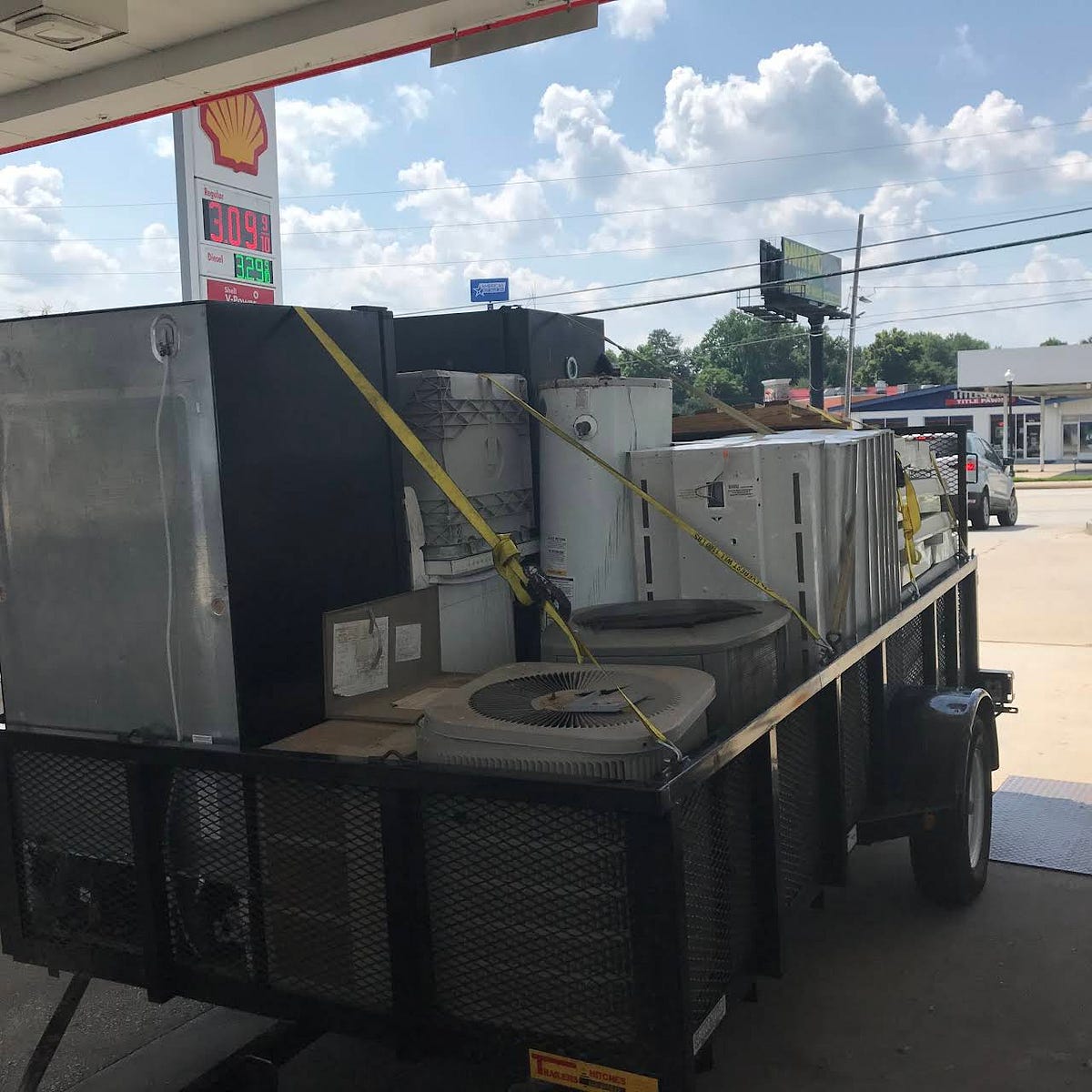APPLIANCE REMOVAL SNELLVILLE. Your fridge stopped working. You kept