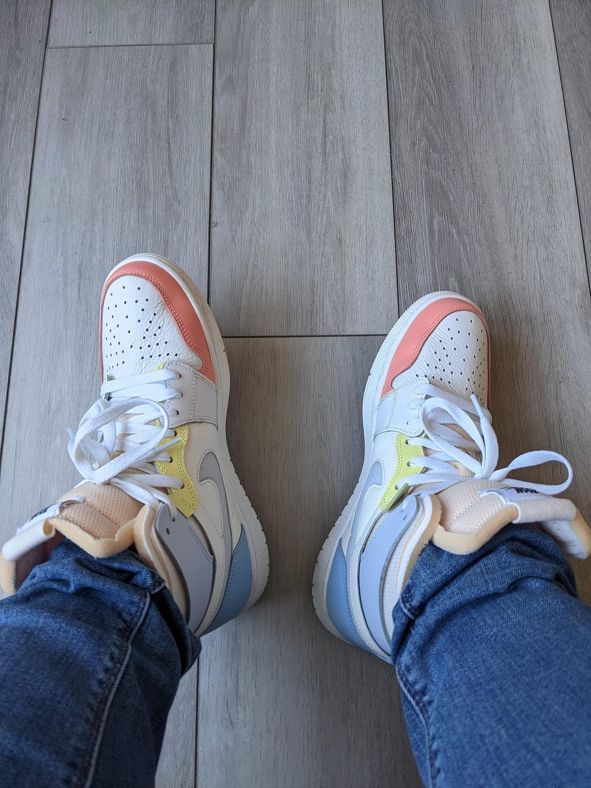 harga retail air jordan 1 low