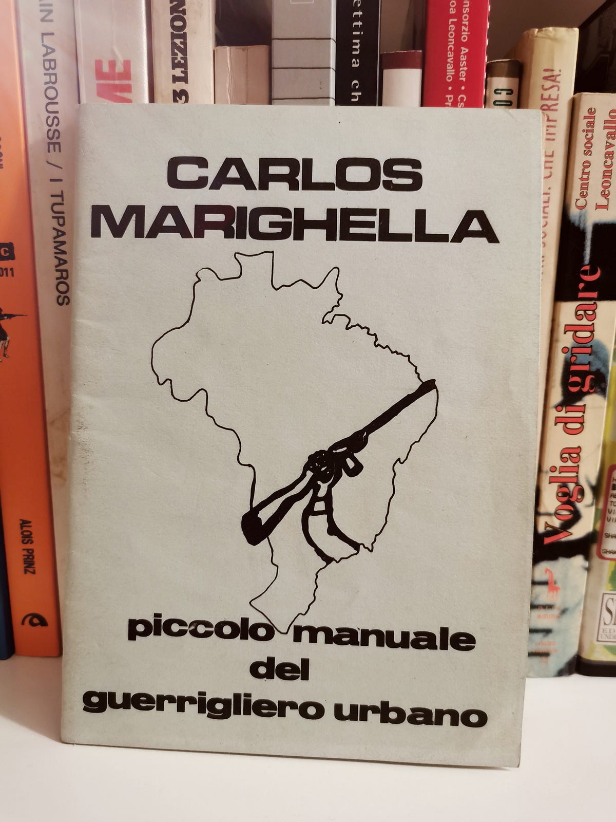 LA GUERRIGLIA NEI LIBRI. Saggi, manuali, racconti; negli anni… by