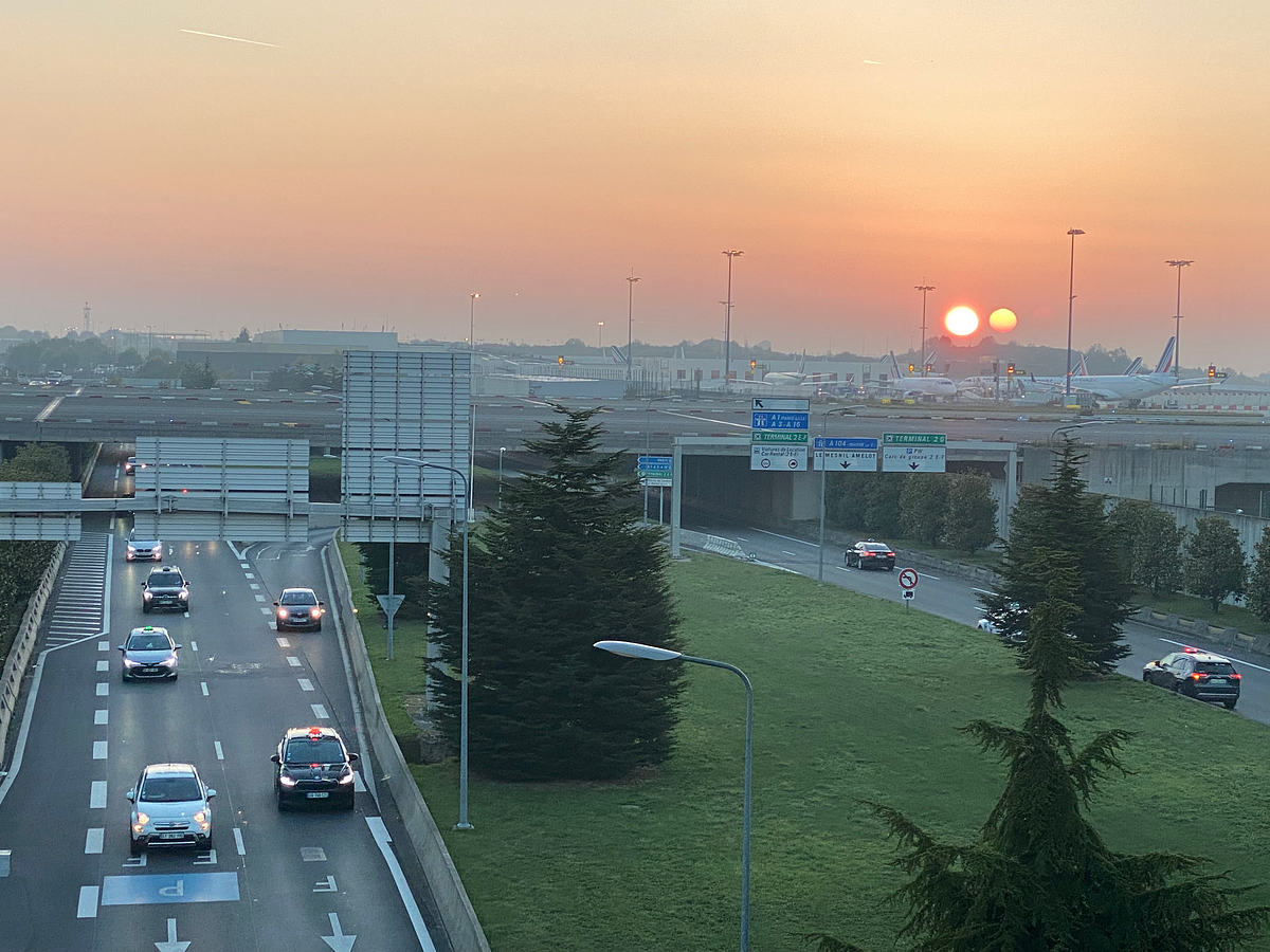 Double Sunrise in Paris