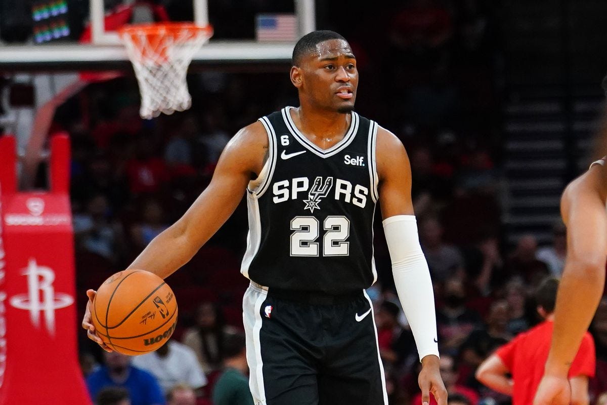 Spurs starting Zach Collins at center on Friday, Charles Bassey to bench
