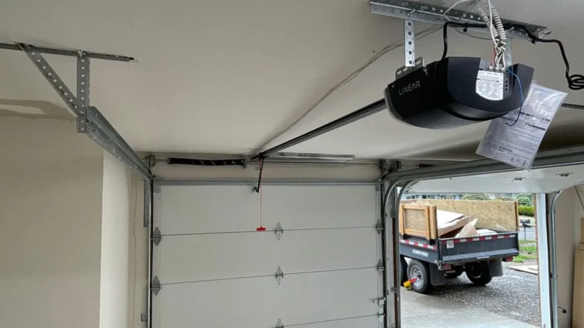 Emergency Garage Door Repair Actions to Take When Your Door is Jammed