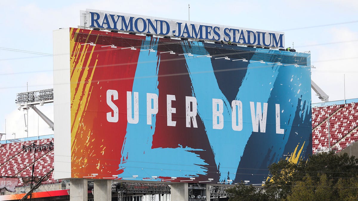 TMobile Super Bowl AD. El Super Bowl, una gran tradición… by Mayra