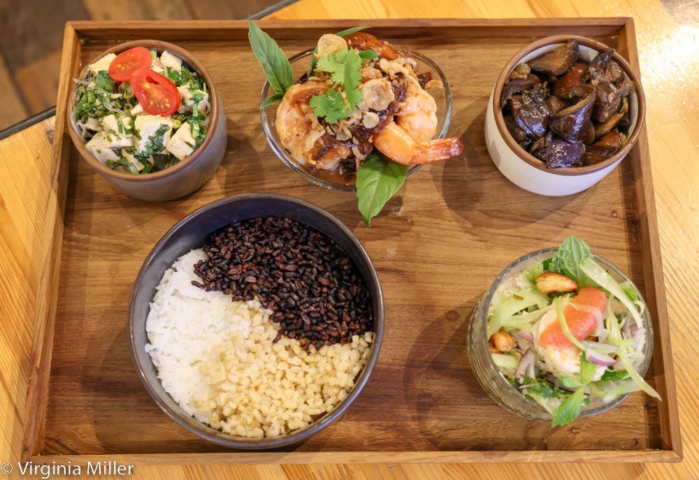 Image of: “Hed VeryThai” review: Rare Isaan Thai platters hidden off a FiDi alley