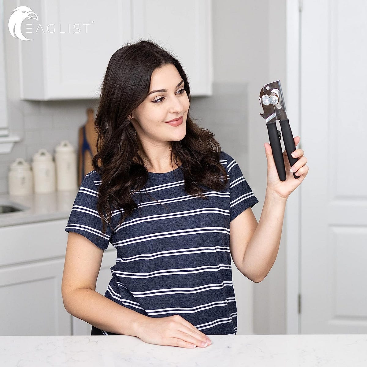 How to Use a Manual Can Opener for Effortless Kitchen Convenience by