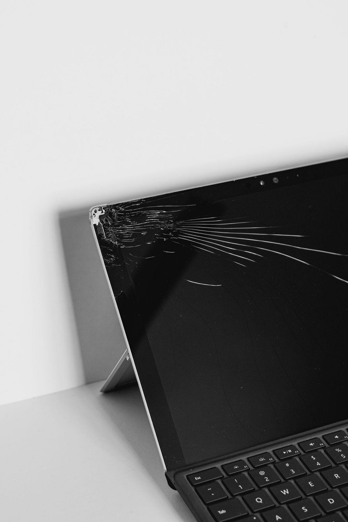 How To Fix A Cracked Macbook Screen By Scarlettnelson Medium 