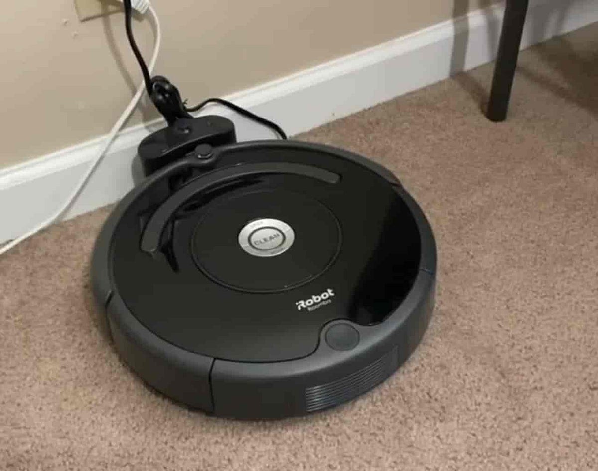 Roomba 675 Maintenance and Troubleshooting Guide by Trippy Arvind