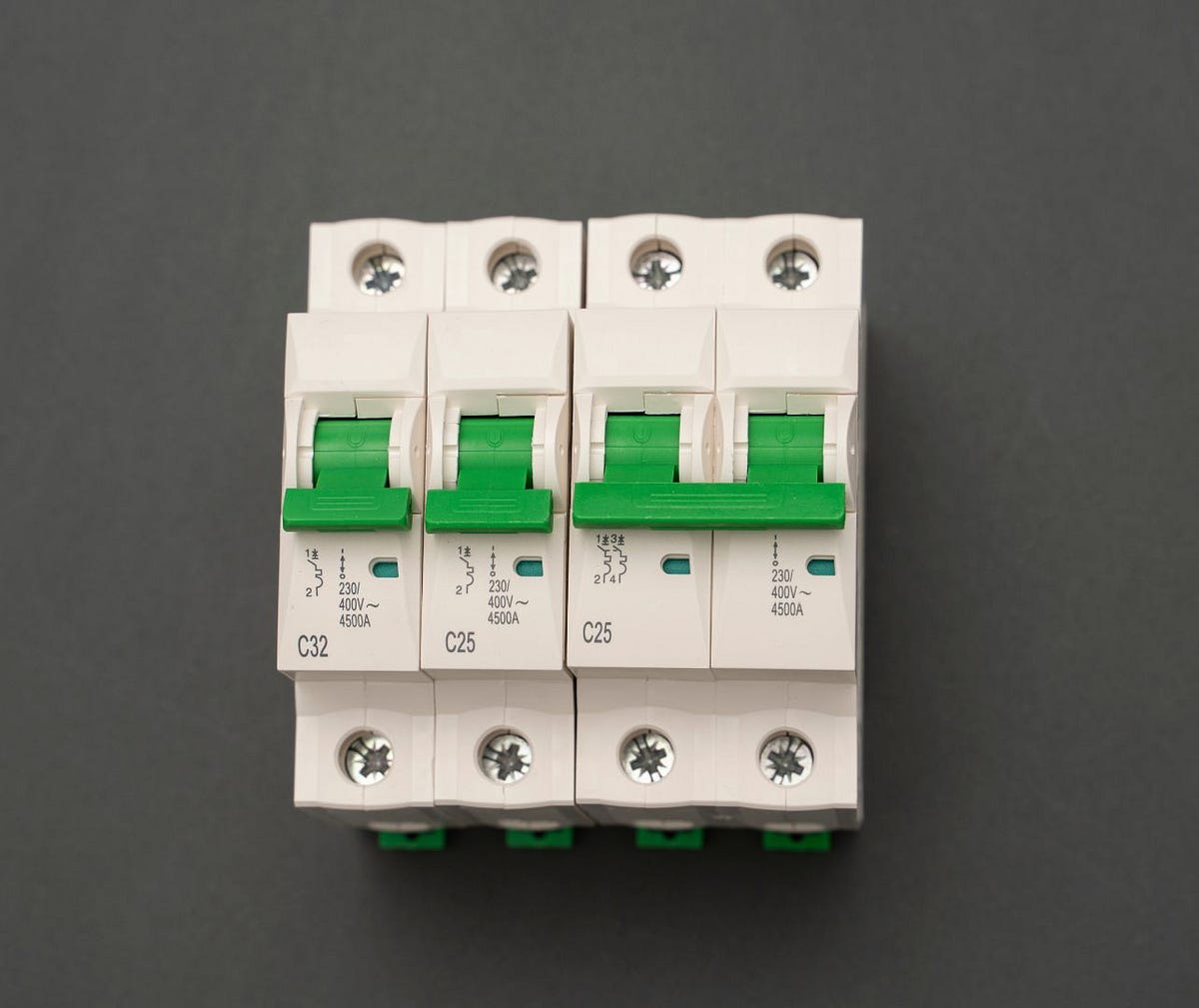 Advantages and Disadvantages of Motor Protection Circuit Breakers
