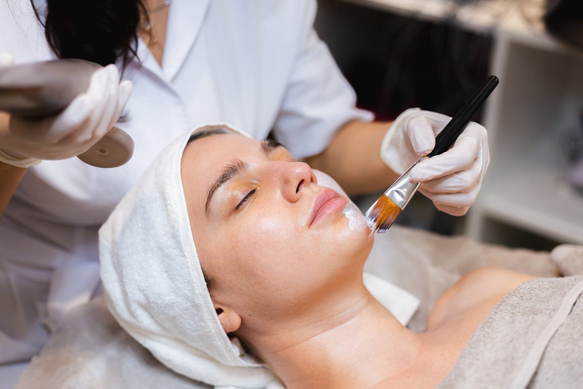Top Skin Clinic in Calicut for Hair Fall Treatment by Henry Dinker
