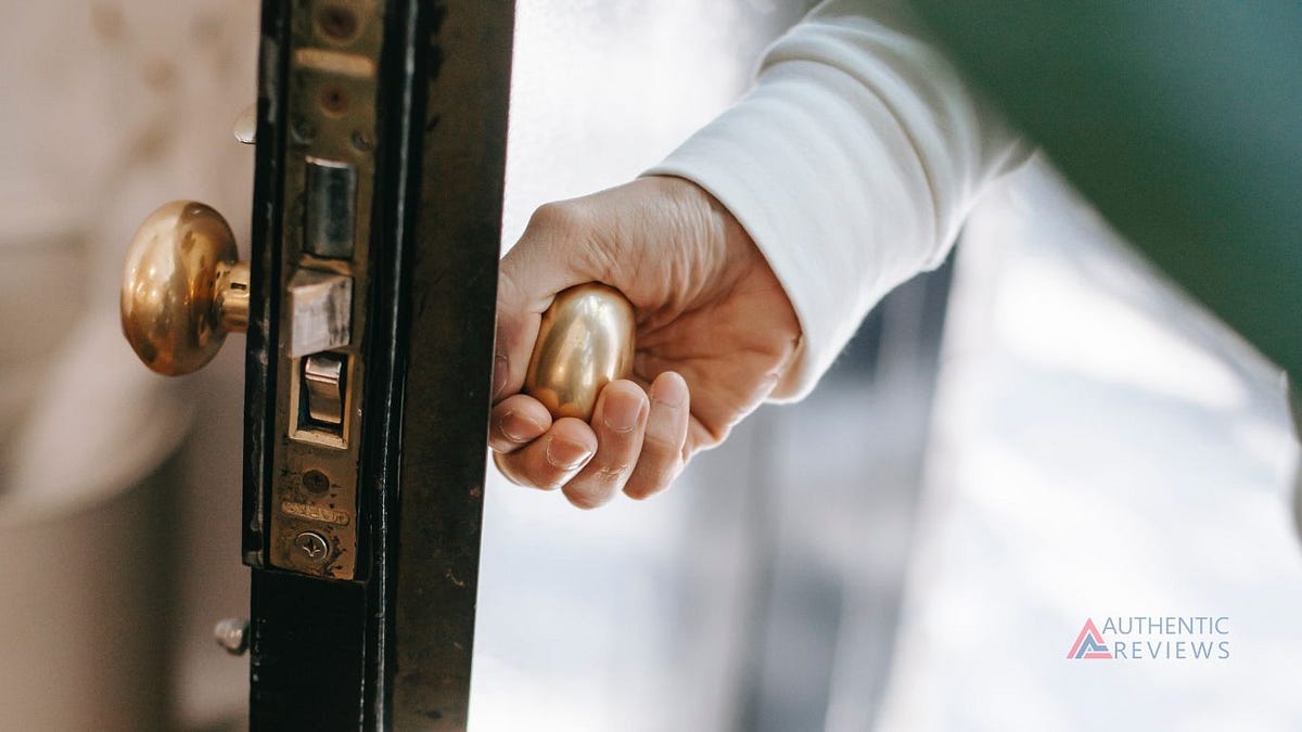 How to stop a door from slamming. Dealing with a door that slams shut