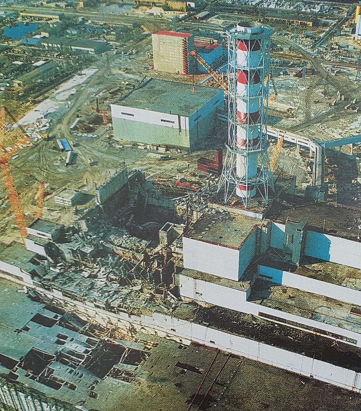 В каком году случилась чернобыльская аэс. 4 Энергоблок Чернобыльской АЭС 1986. Авария на Чернобыльской АЭС. 26 Апреля 1986 года, Припять. ЧАЭС реактор 1986. 4 Энергоблок ЧАЭС 1986 года 26 апреля.