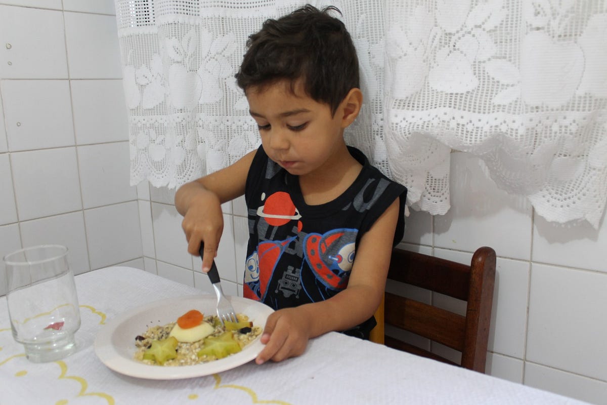 Crianças vegetarianas: não comer carne prejudica o desenvolvimento?