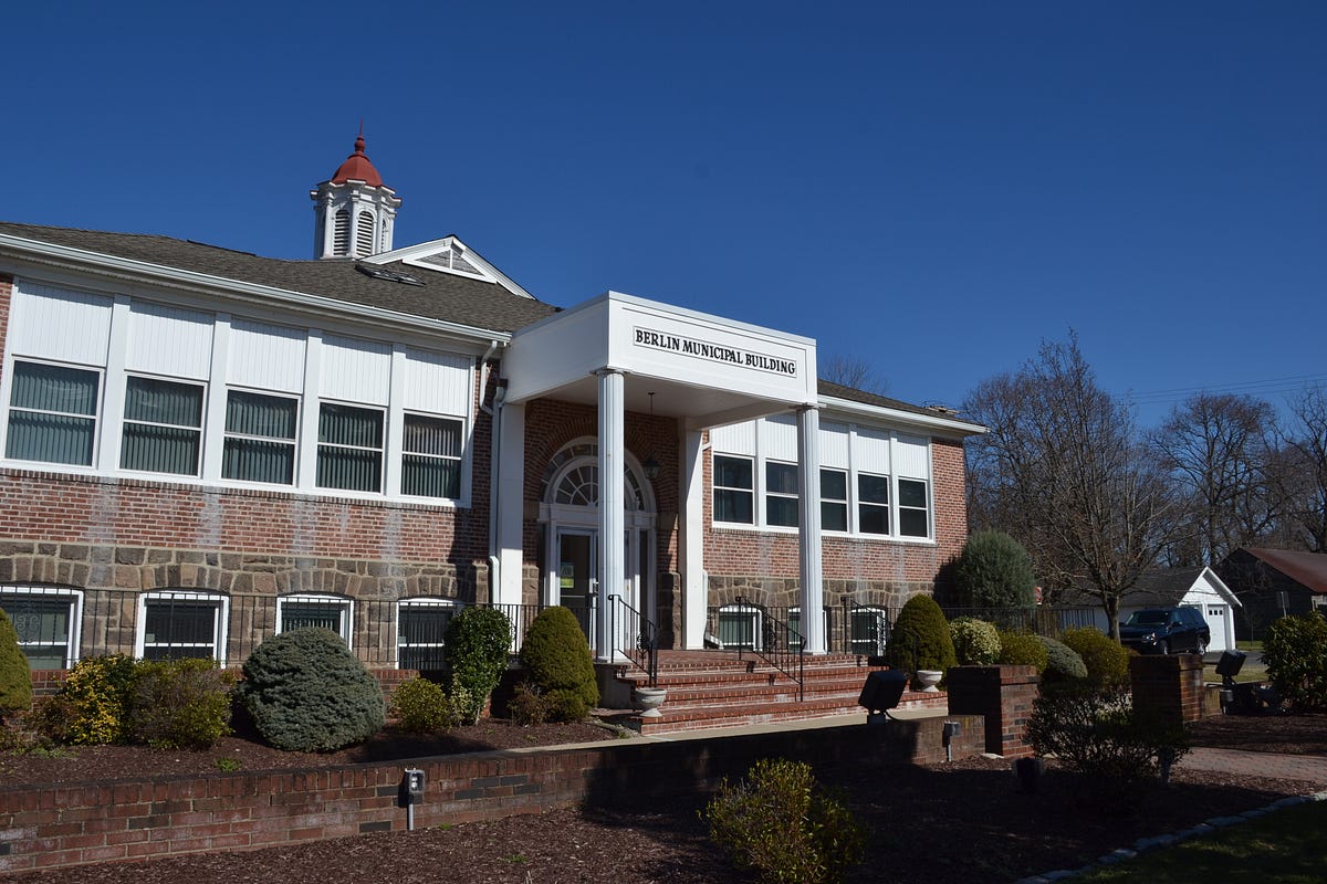 Member of Berlin Borough Police Department under investigation | by