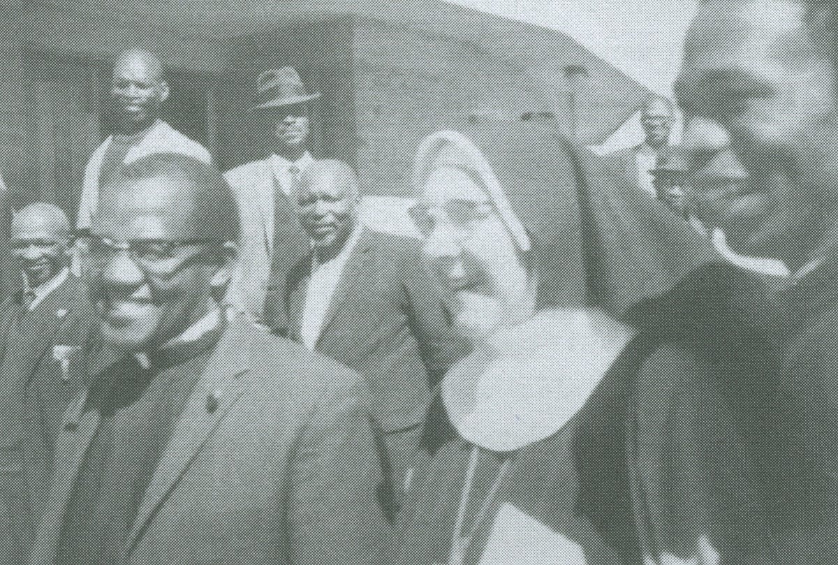 Call the Midwife in Afrikaans. Michael Sparrow, Nuns Across the… by