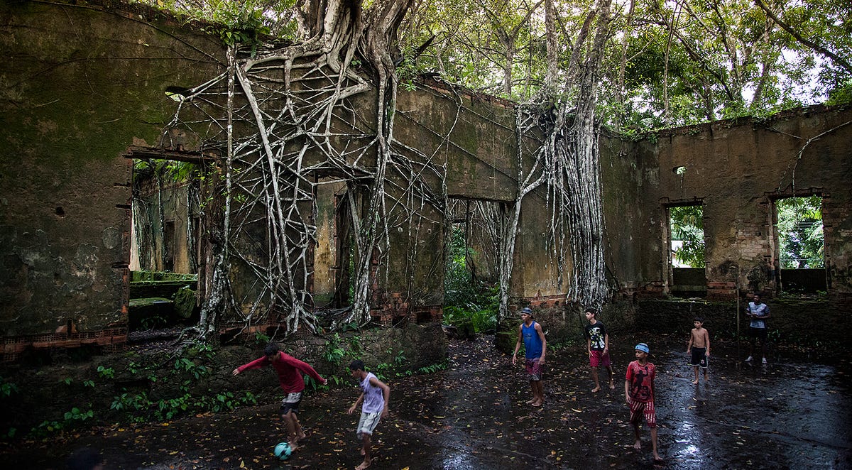 A SELVA DO FUTEBOL. Um mergulho no microcosmo da Amazônia… | by BRIO | BRIO  STORIES | Medium, image size:1200x662