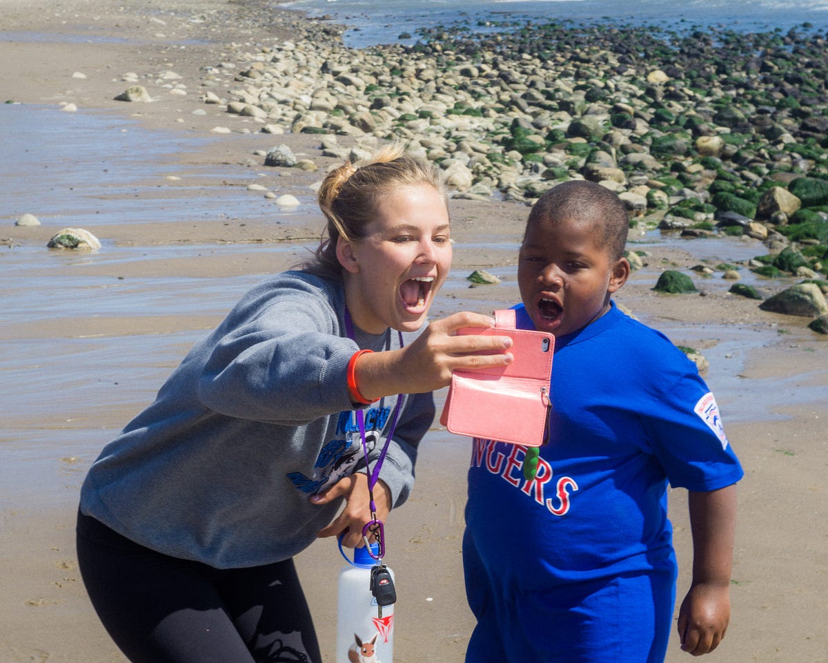 Image of: How Social Media Makes Us Feel