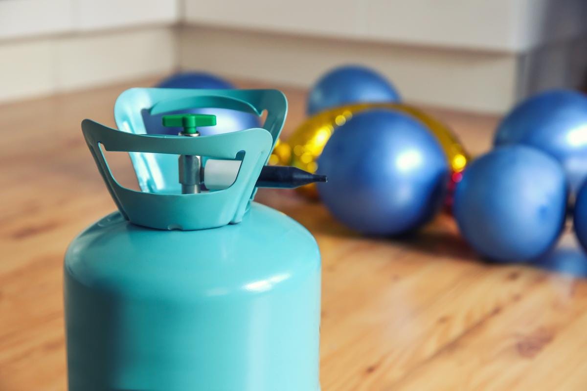 Choosing the Right Size Portable Helium Tank by GasNtools Medium