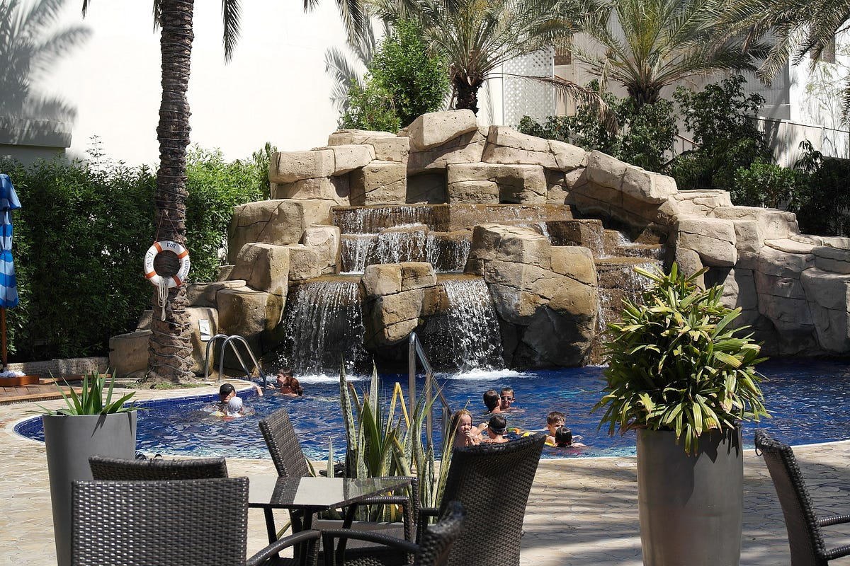 Why Teak Furniture in Dubai Is a Great Option for Outdoor Living by