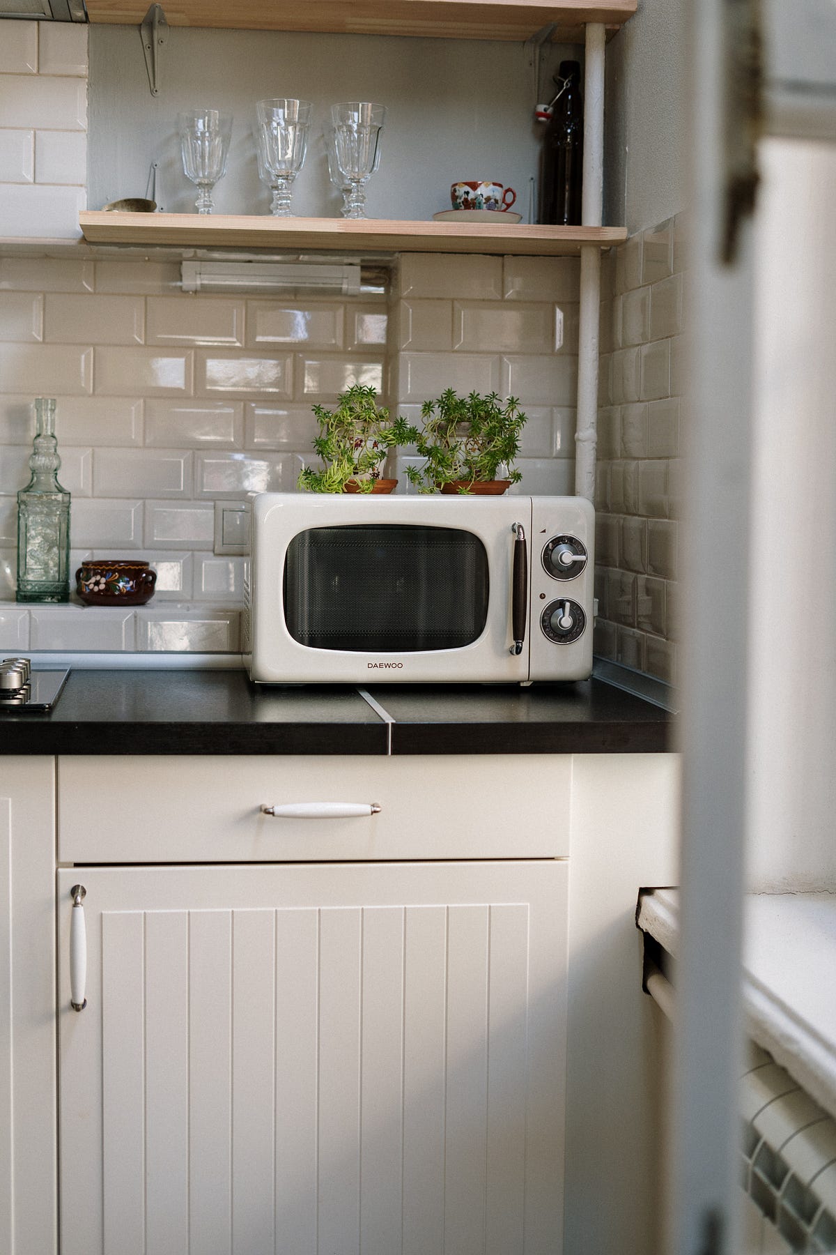 Today this device turns 73 years old. Who invented the microwave oven? by Dark Energy Articles