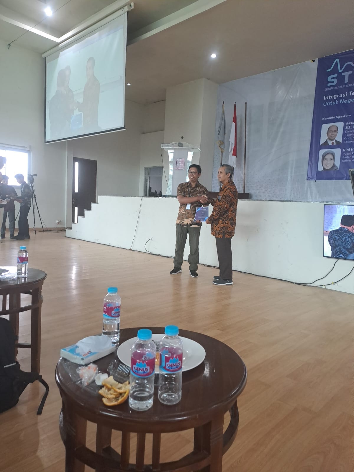 Implementasi Nilai Trilogi Nusa Putra melalui Partisipasi Mahasiswa sebagai Pemakalah Seminar…