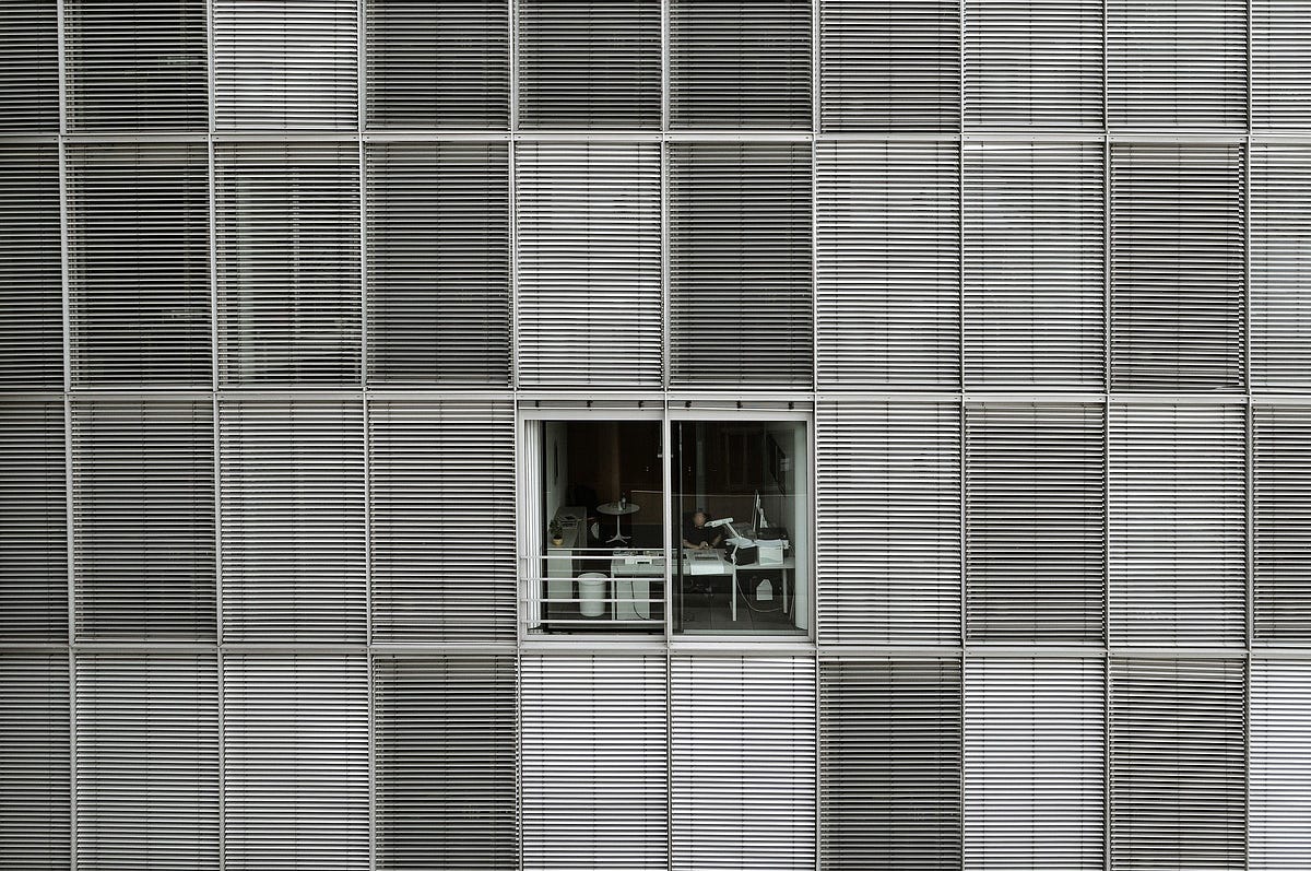 How to find out if your blinds need spacer blocks by