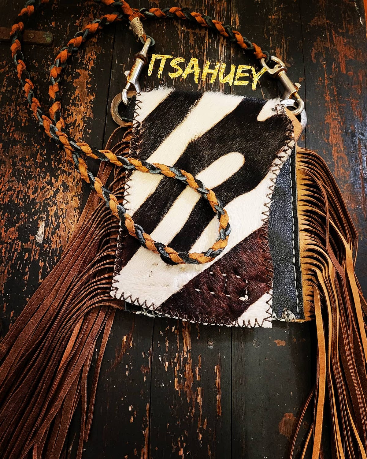 Just a few examples of some of the smaller crossbody bags I make !! The