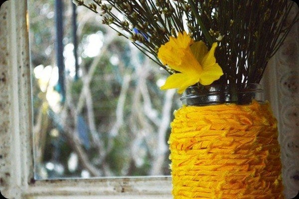 10 DIY Ways To Wrap A Flower Bouquet For A Gift - Shelterness