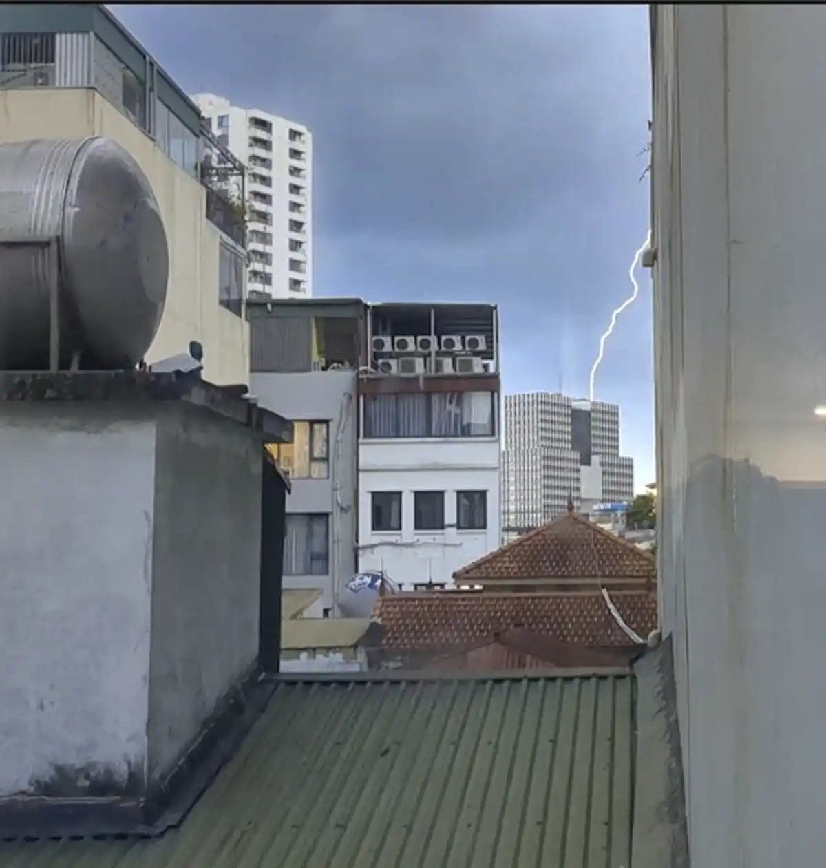 31- Monsoon season in Vietnam and my slow recovery in Hanoi