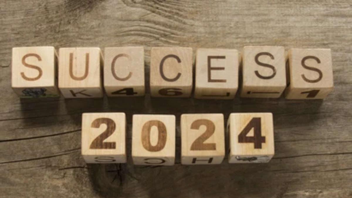 2024 Seize the Moment, Focus, and Achieve Success by Billionaires