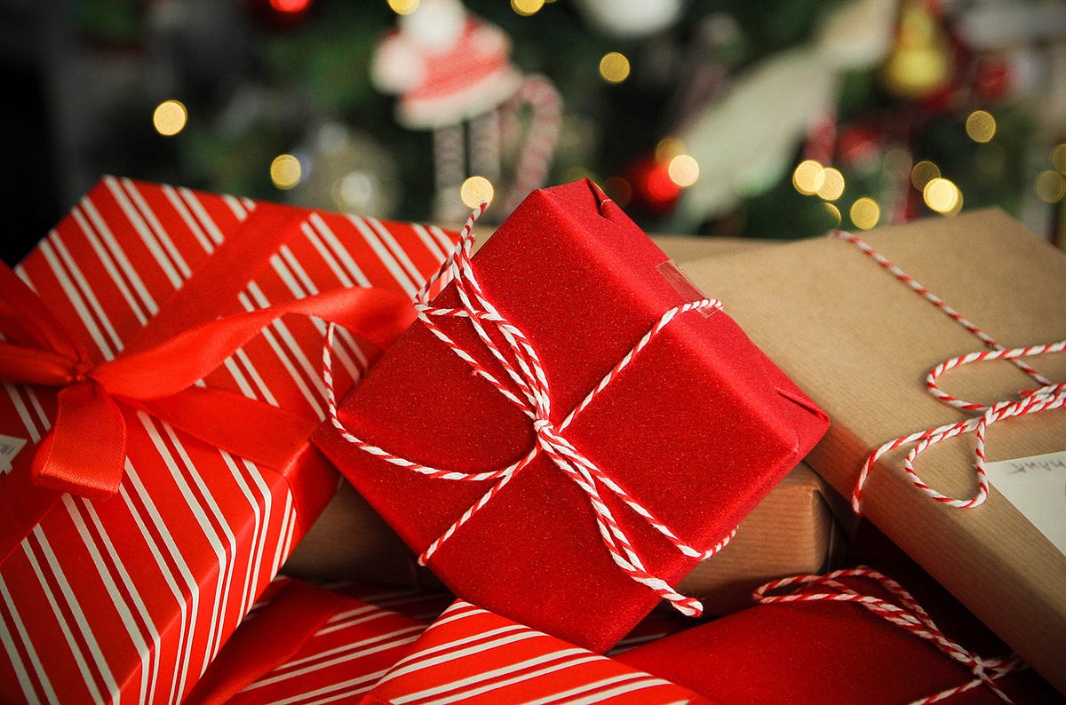 Best 10 Christmas Gift Ideas for Younger Brothers by Ester Hyka Dec