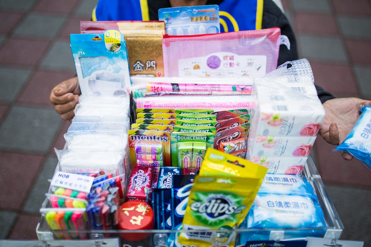 Re: [問卦] 在車站被阿嬤推銷軟糖這樣80是被坑了嗎?