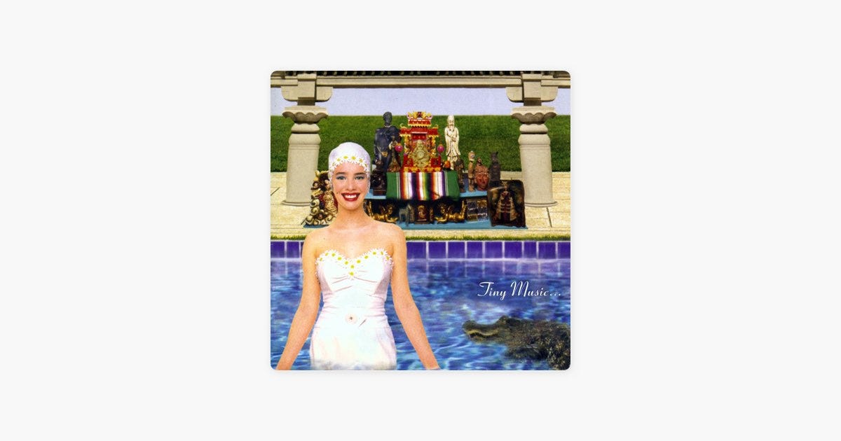 Música pequeña en un título largo