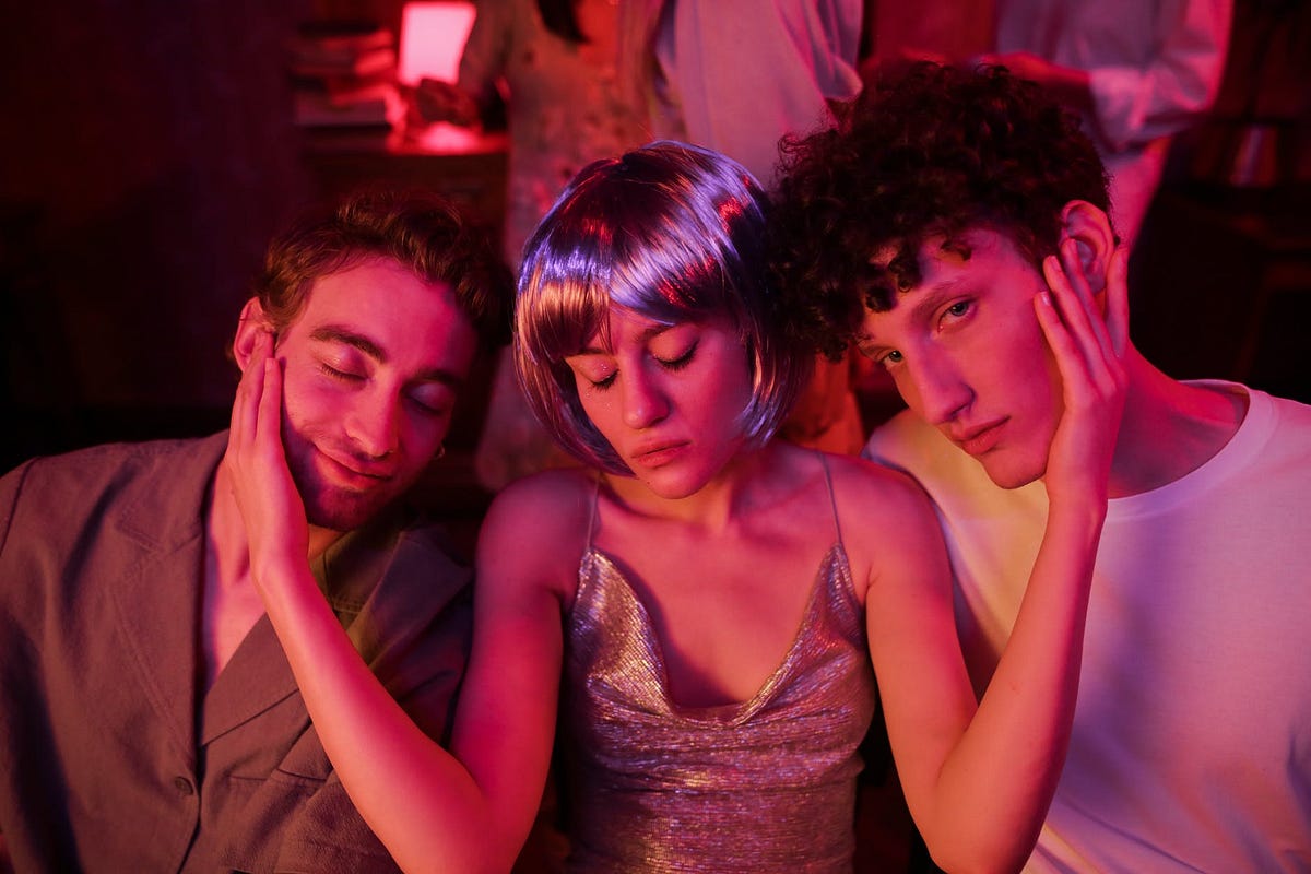 Netflix’s New Steamy Show Teaches Us That Having An Affair Is the Only