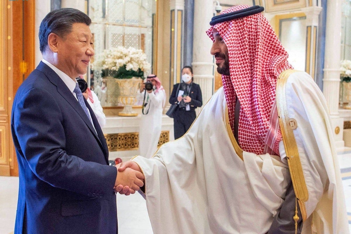 Savdska Arabija s promocijo petrojuana pospešuje padec petrodolarja
