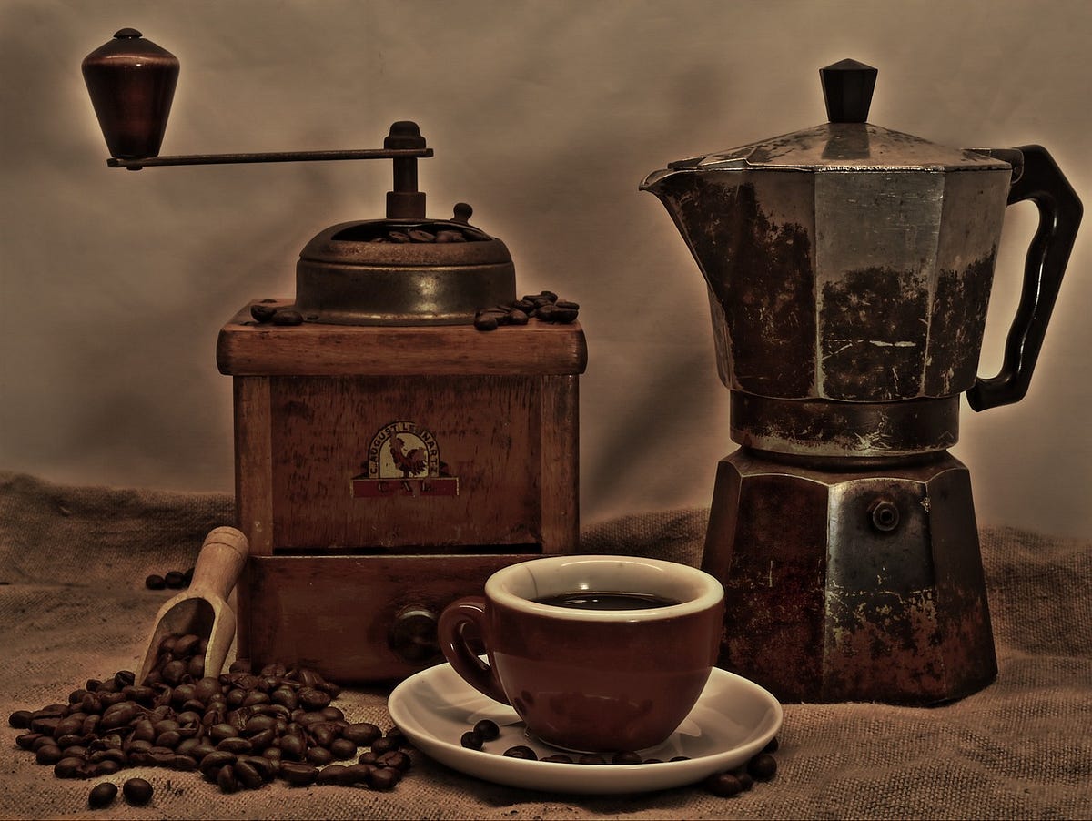 Hvorfor Kverne Kaffe Selv?. Når man skal lage seg kaffe, er de nok… | by  Julie Henriksen | Medium