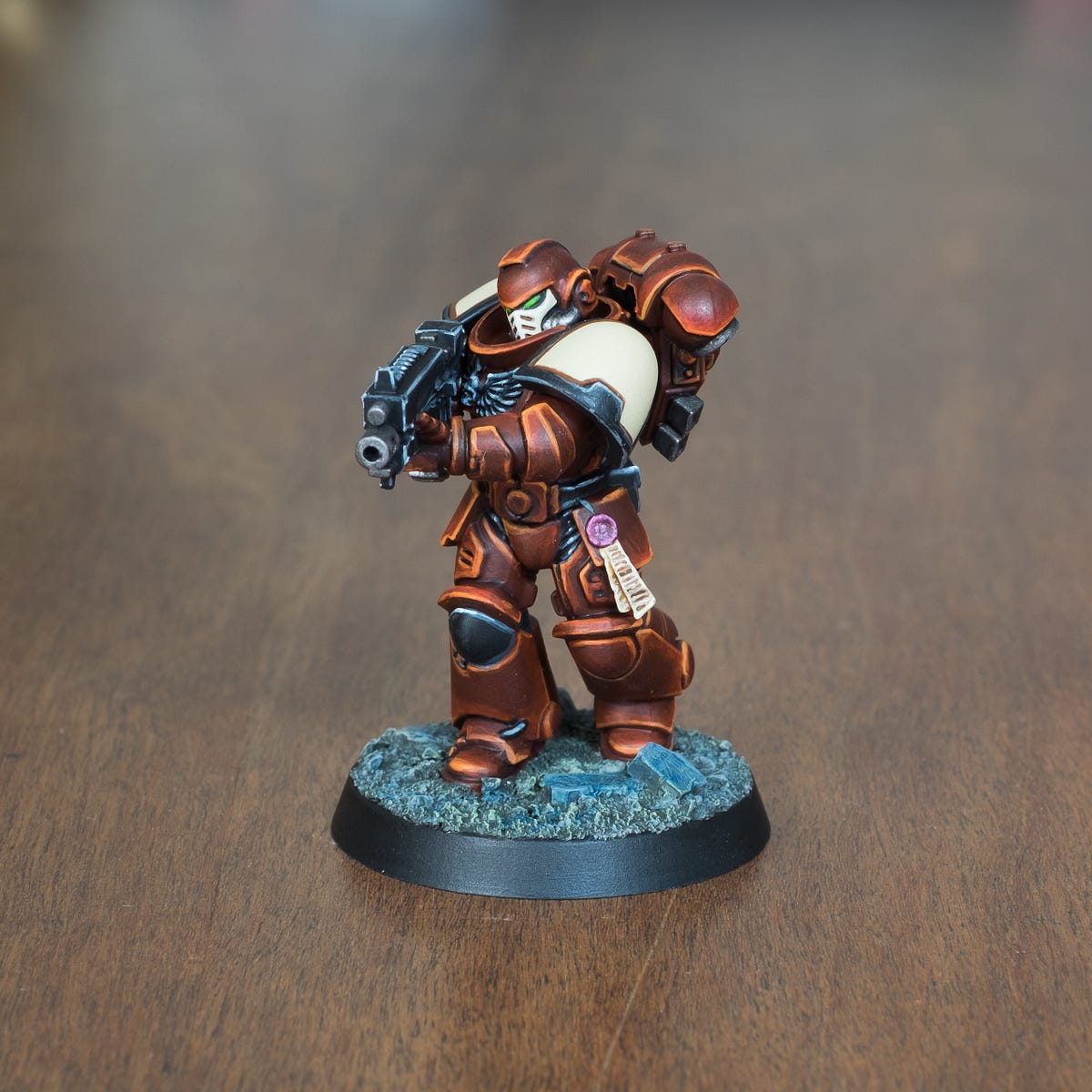 Painting Minis for Beginners - Space Marines Using the New Warhammer Paint  Set 