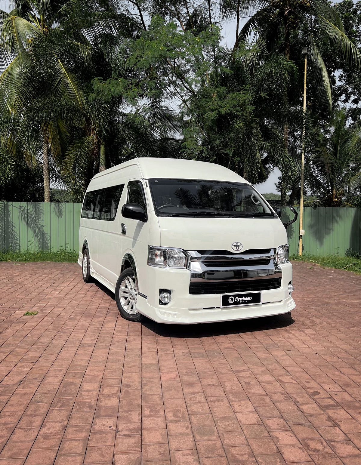Pre Owned Toyota Hiace: Best Deals Available Now (Photos!) - 8qjpvew