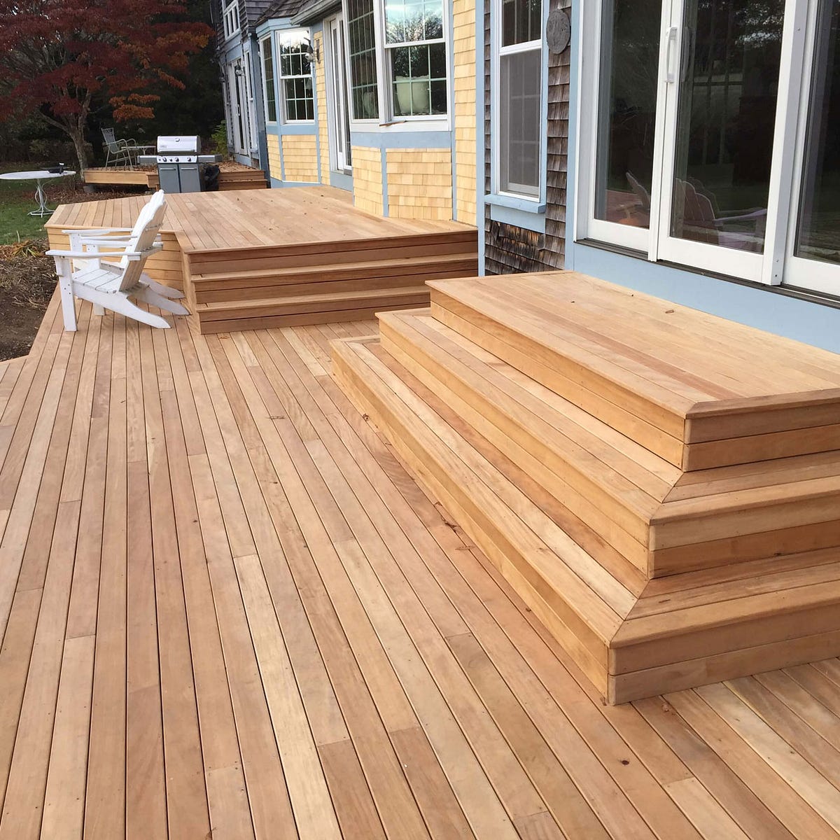COMPOSITE DECKING VS. WOOD DECKING WHICH IS RIGHT FOR YOU? by Ravin