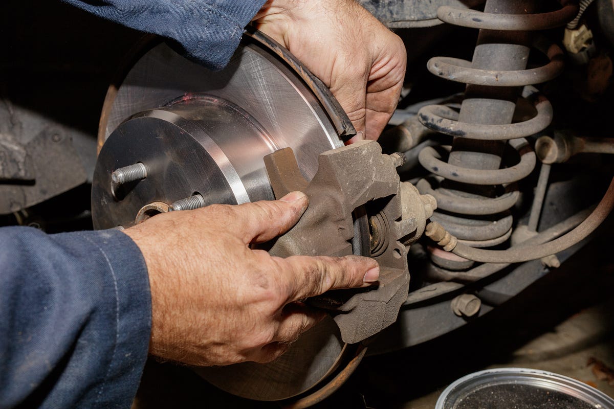 Signs That Your Brake Calipers Are Going Bad by Victor Ivan Coll (Victor Coll) Medium