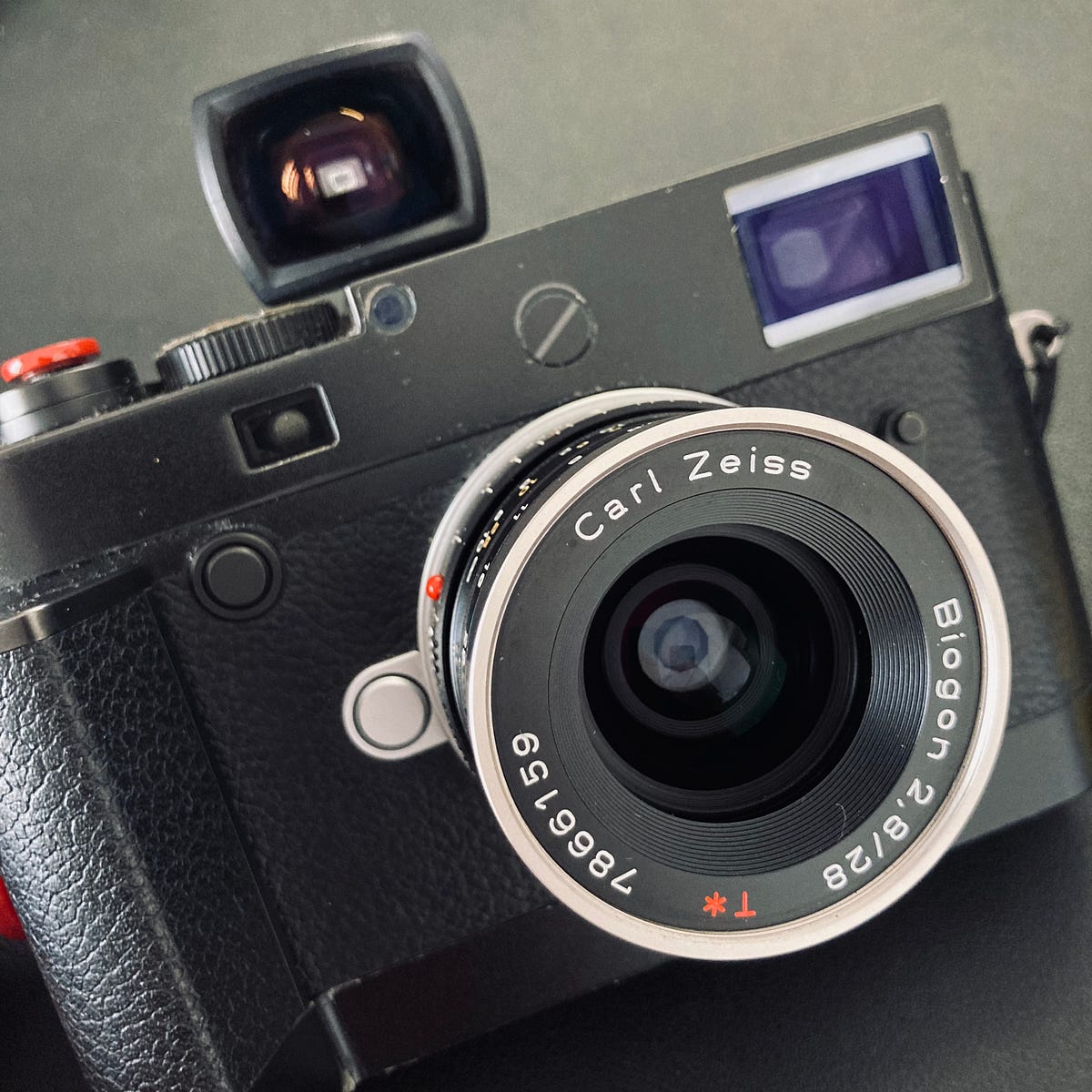 First Impression : Contax G Biogon T* 28mm F2.8 G28M + Leica M10D